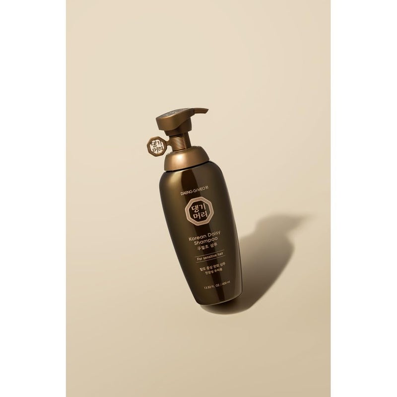 DAENG GI MEO RI - Korean Daisy Shampoo for Sensitive Hair - Gentle Scalp Care, Herbal Extracts, Soothing, Mild Formula, K-beauty Hair Wash (400ml / 13.5 fl. oz), êµ¬ì ˆì´ˆ - Image 2