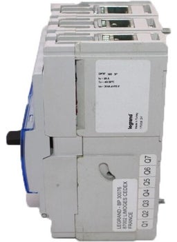 Legrand 420047 Dpx³ 160 160A 3 Pole Compact Switch with 25KA Setting Range  - Image 2