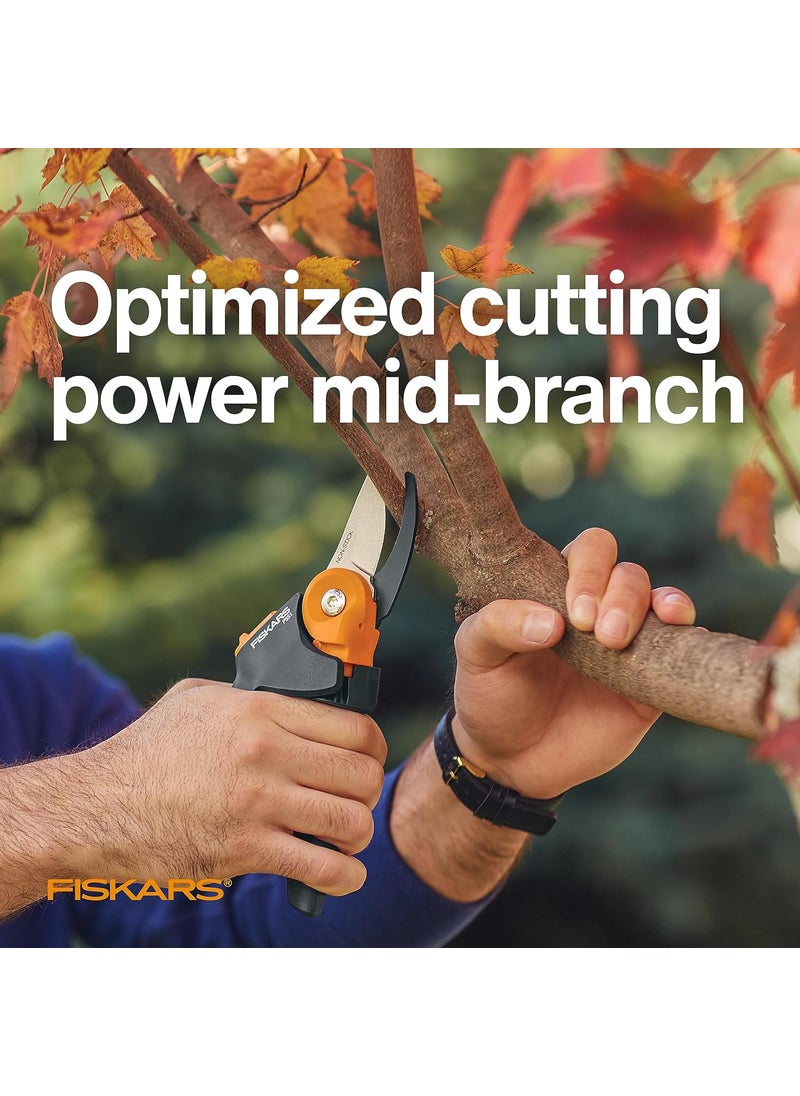 Fiskars - Fiskars Pruning Shears Bypass Pruner that Cuts Through Stems up to 34Inch PowerGear Technology For More Power on Every Cut - Image 1