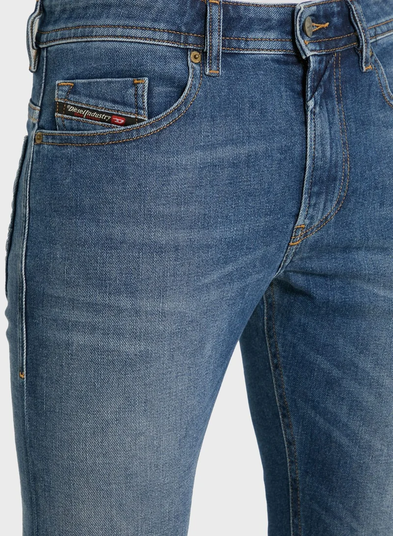 DIESEL Thommer Slim Fit  Jeans