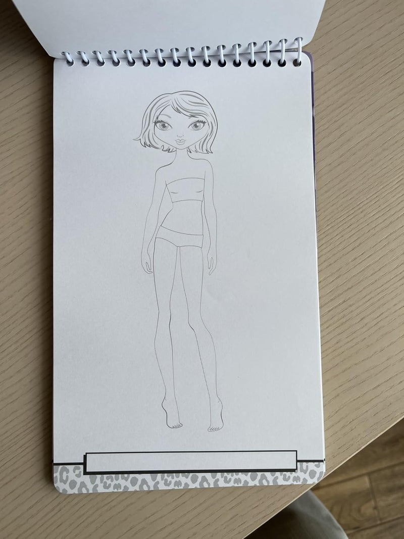 CRAYOLA Creations Glam Fashion Set, Create Your Own Fashion Collection, Drawing Set with Stencils and Stickers, Creative Activity for Girls, from 8 Years - Image 4