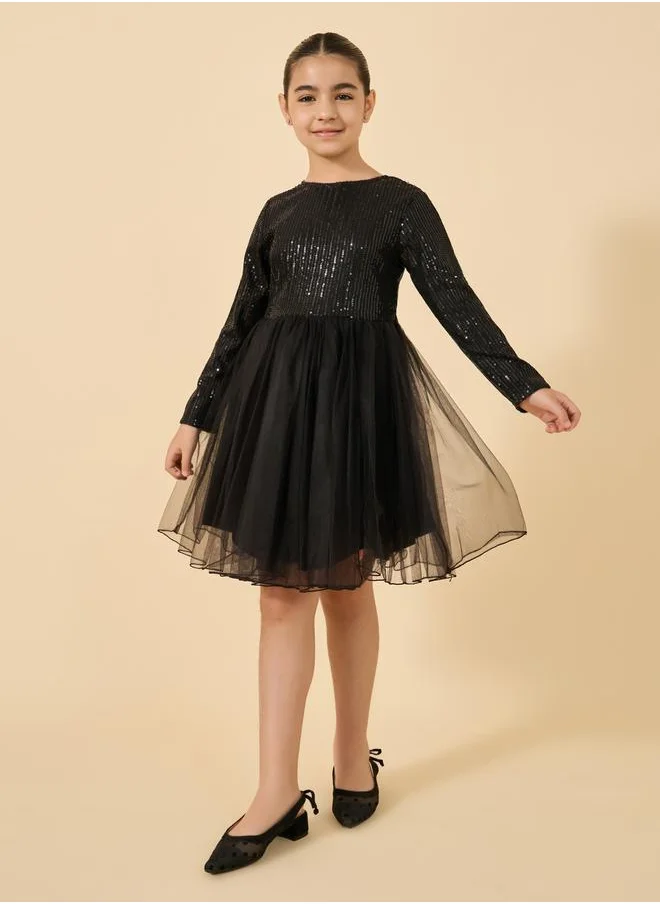 ستايلي black sequins dress