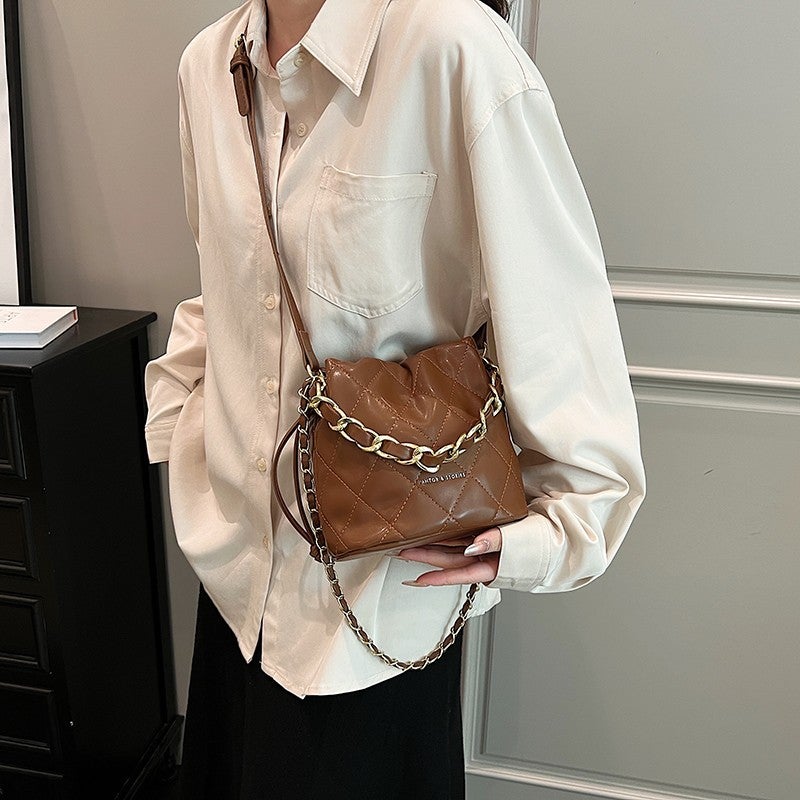 Women'S Bag Large Capacity Bag New Arrival Rhombic Popular Shoulder Fashion Tote 2024 Bucket Crossbody Bag Chain Small Bag - Image 4