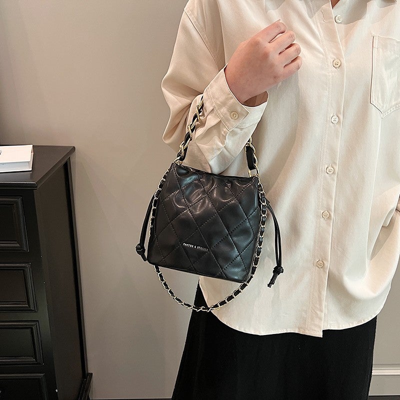 Women'S Bag Large Capacity Bag New Arrival Rhombic Popular Shoulder Fashion Tote 2024 Bucket Crossbody Bag Chain Small Bag - Image 3