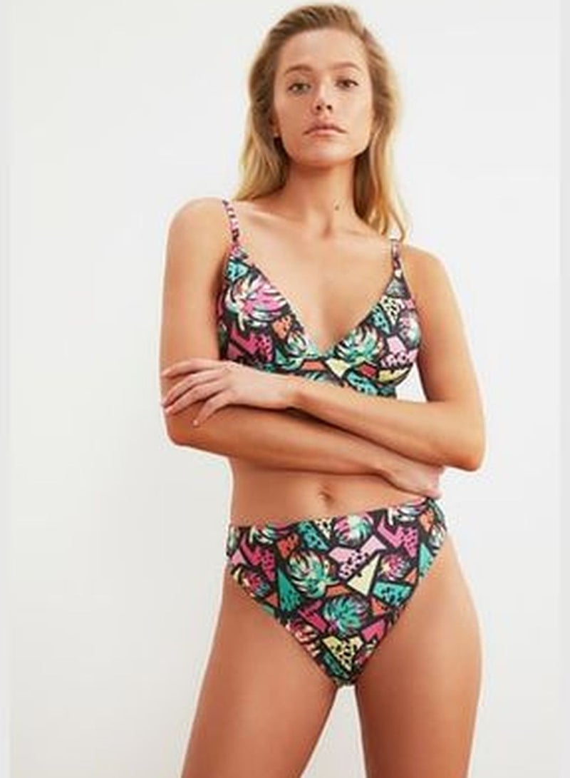 trendyol Animal Print High Waist Bikini Bottoms with Regular Legs TBESS21BA0320 - Image 3