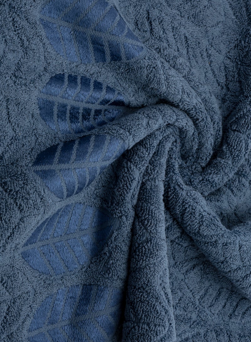 Jacquard Silk Leaf Towel Size: 55 x 115 cm Elegant design and irresistible luxury 100% Egyptian cotton Exceptional quality for high absorbency and lasting softness