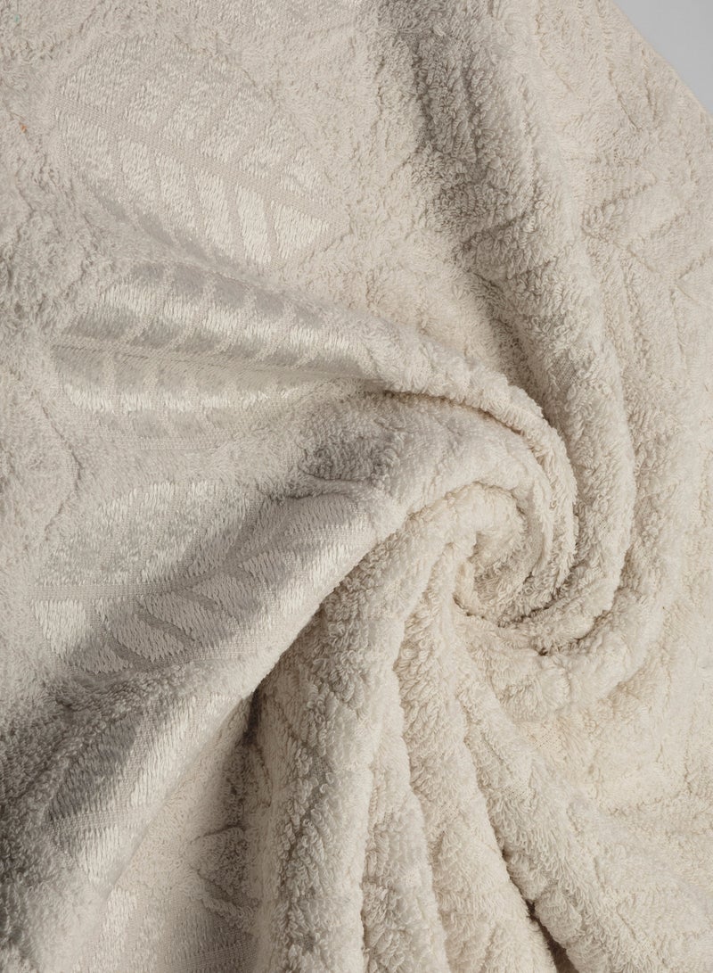 Jacquard Silk Leaf Towel Size: 55 x 115 cm Elegant design and irresistible luxury 100% Egyptian cotton Exceptional quality for high absorbency and lasting softness