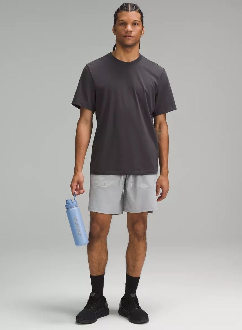 لولوليمون العودة إلى زجاجة المياه الرياضية الرياضية 24 أوقية (710 مل) - زجاجة من الفولاذ المقاوم للصدأ معزولة مقاومة للتسرب مع قبضة السيليكون وغطاء سهل فتحه - خالية من العرق ، لا نقل نكهة - غسل اليدين فقط ، استخدام البارد فقط ، أزرق - Image 3