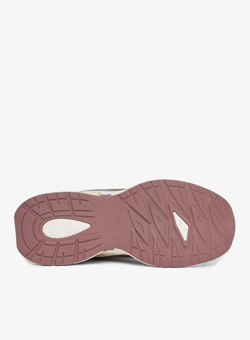 ستايلي اكتيف حذاء سنيكرز بنعل شانكي ونمط جرافيك