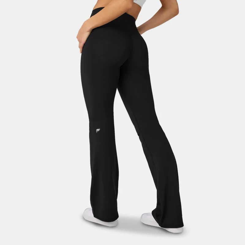 Fabletics ليقنز تدريب PureLuxe TLC Kick Flare للنساء