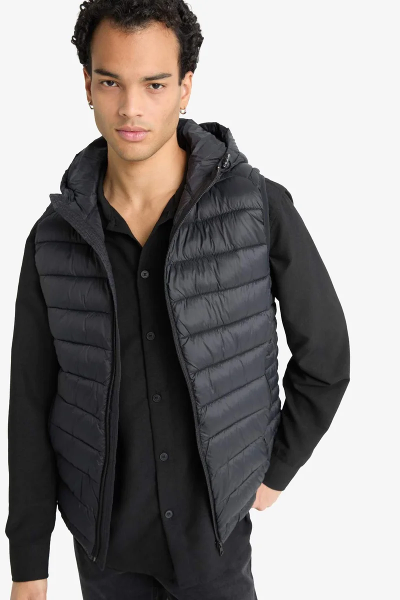 DeFacto Slim Fit Hooded Zippered Vest