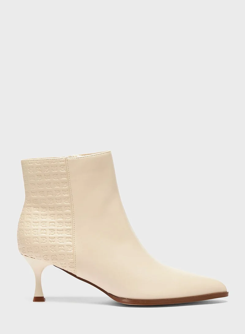 شو اكسبرس Pointed Toe Ankle Boots