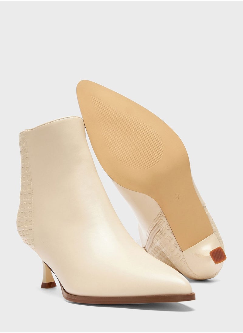 shoexpress - Pointed Toe Ankle Boots - Image 1