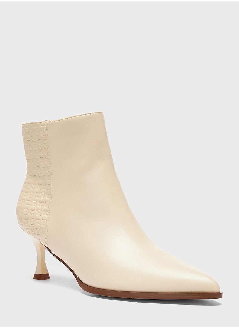 shoexpress - Pointed Toe Ankle Boots - Image 1