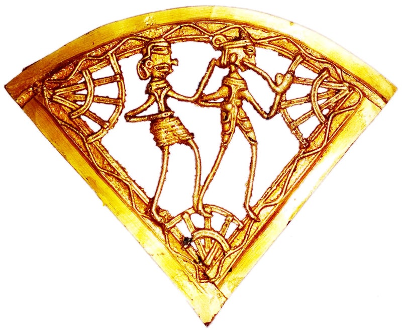 Purpledip Brass Wall Hanging Plaque 'Farm Life': Dokra Craft Tribal Artform Slice Plate Statue (11441) - Image 4