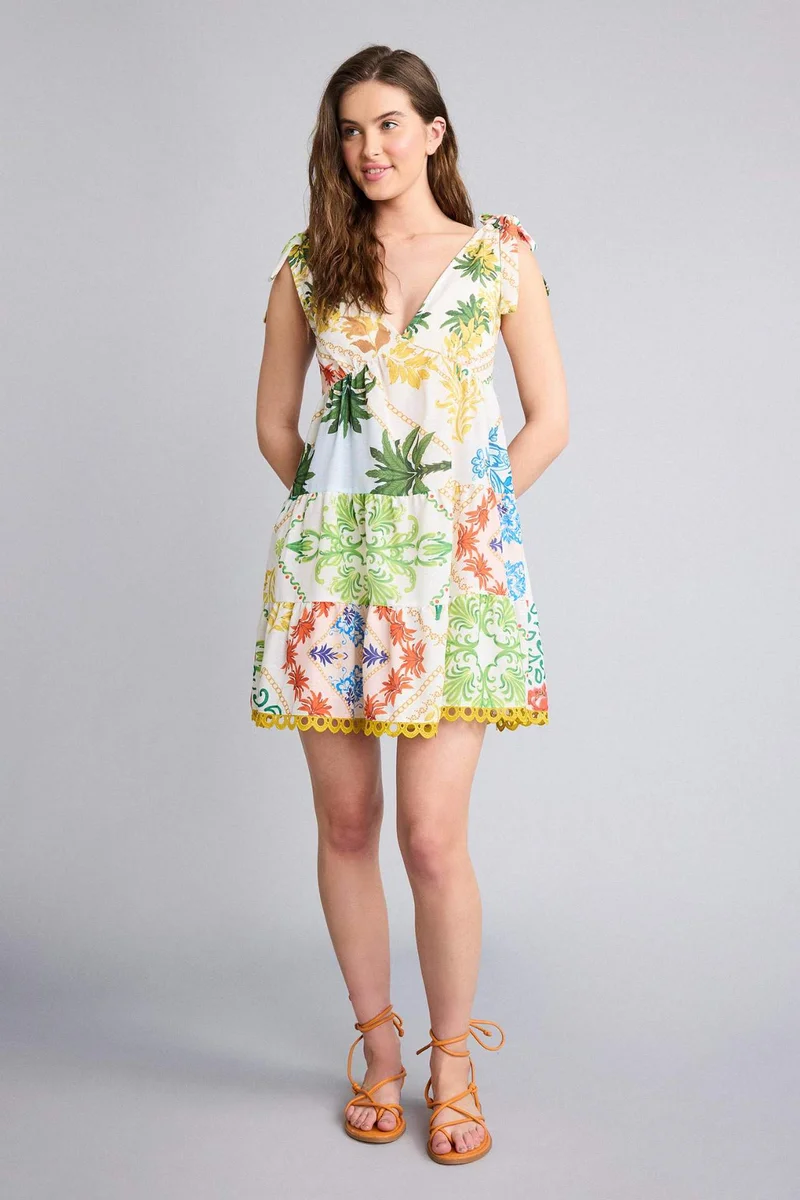 ديفاكتو Afra x DeFacto Regular Fit Tropical Patterned Dress