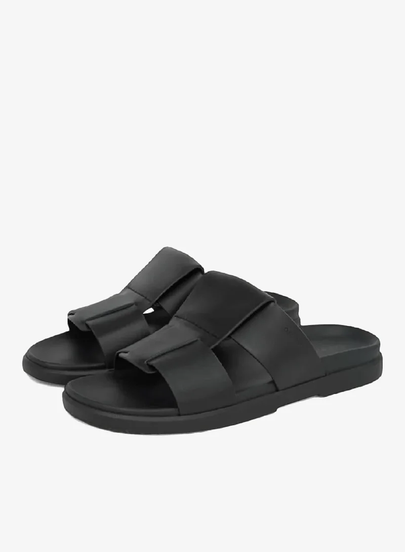 كالفن كلاين صندل من الجلد