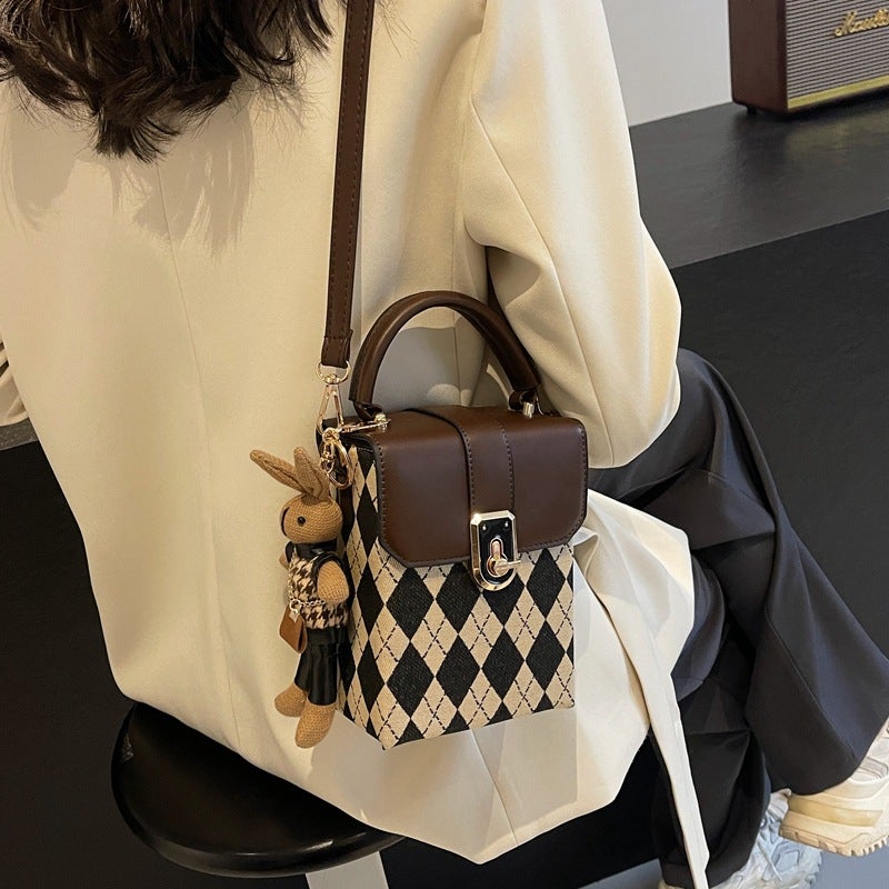 Women'S Bag Korean Style Small Satchel Women'S All-Match Fashion Niche Messenger Bag Mobile Phone Bag Popular Internet Celebrant Explosions - Image 4