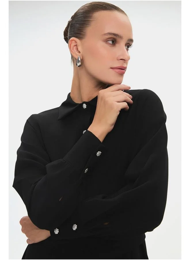 جون Belted Button-Down Dress