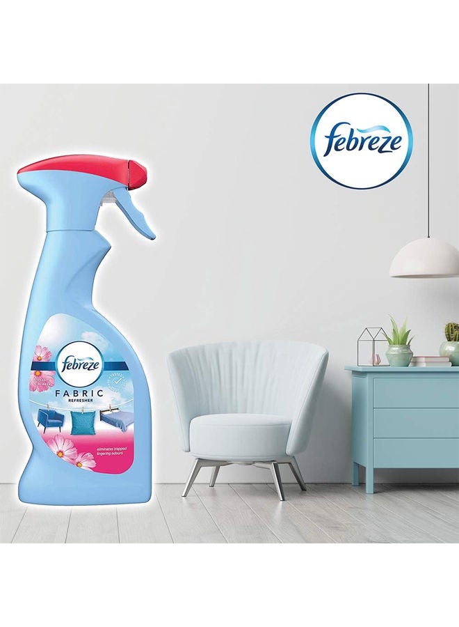 febreze Fabric Refresher Spray - Blossom & Breeze 375ml - Image 2