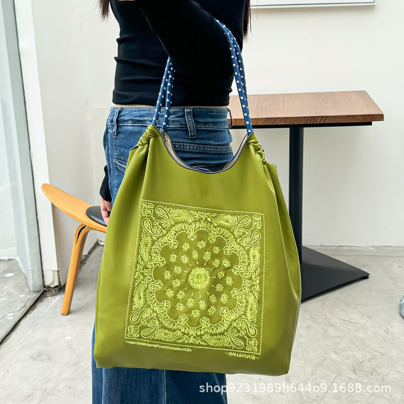 New embroidered shopping bag hand bag large capacity leather tote bag fashionable elegant all-match environmentally friendly shopping bag Green leather cashew flower