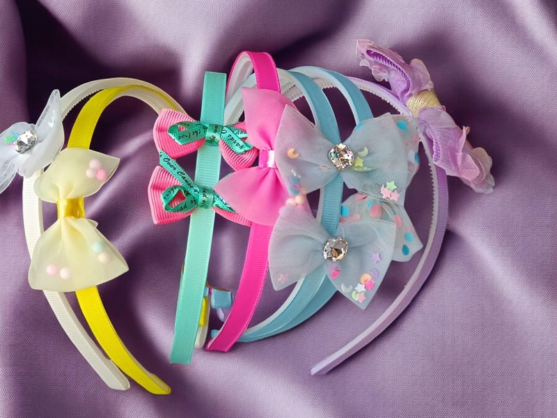 NEOBABY Bow Hairband Shiny Bow Knot Teeth Plastic Hairband for Girls Hair Band Stylish Hair Accessories for Women & Girls (Pack of 4 Pcs, Random Designs) - Image 1