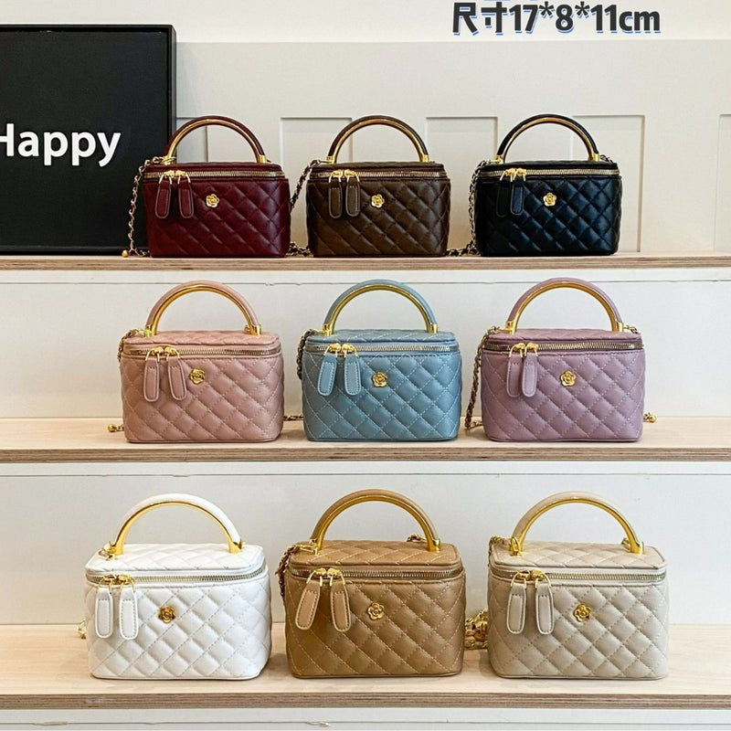 Women's Quilted PU Chain Shoulder Bag - Image 5