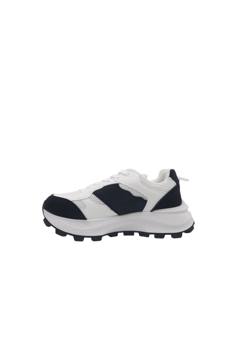 Elegant women's shoes in black and white  - Image 2