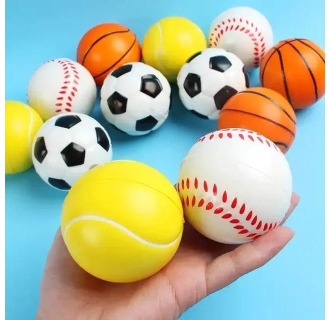 Asera 12 قطعة كرات إسفنجية ناعمة مع كرة القدم وكرة السلة وكرة البيسبول وكرة التنس خفيفة الوزن - هدايا عيد ميلاد للأطفال (مجموعة كرات من 12) - Image 2