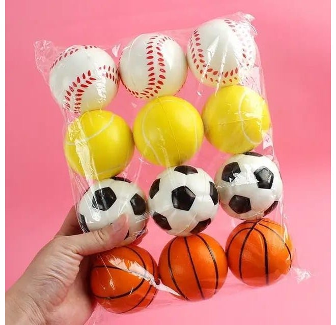 Asera 12 قطعة كرات إسفنجية ناعمة مع كرة القدم وكرة السلة وكرة البيسبول وكرة التنس خفيفة الوزن - هدايا عيد ميلاد للأطفال (مجموعة كرات من 12) - Image 4