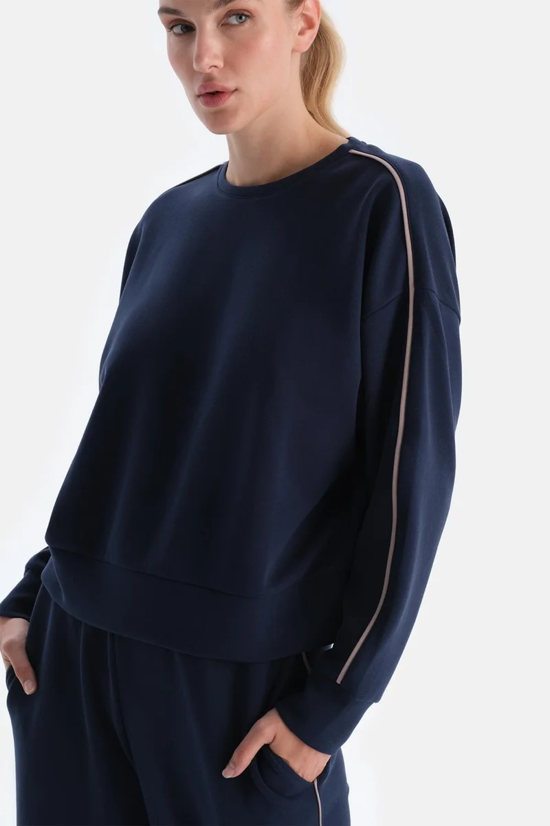 داجي Navy Blue Women's Modal Sweatshirt