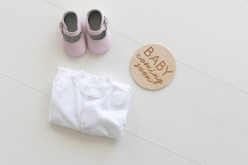 pearhead Pregnancy Journey Milestone Markers, Wooden Weekly Growth Milestone Discs, Pregnancy Announcement and Baby Arrival Double Sided Photo Prop Cards, Mother's Day Accessory, Multi - Image 4