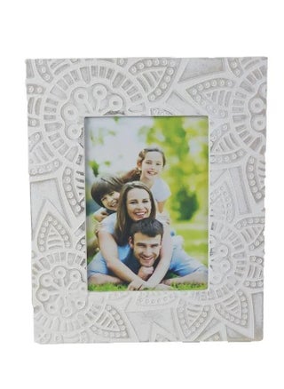 A Photo Frame Made Of A Beautifully Carved Wooden Frame To Display Precious Memories The Size Of The Entire Frame Is 22 * ​​26.5 cm And The Picture Is 10 * 15 cm - pzsku/ZFE4A9119BD48F22F9D62Z/45/_/1720278107/47685803-a49f-458c-ba0e-d6c186e2d281