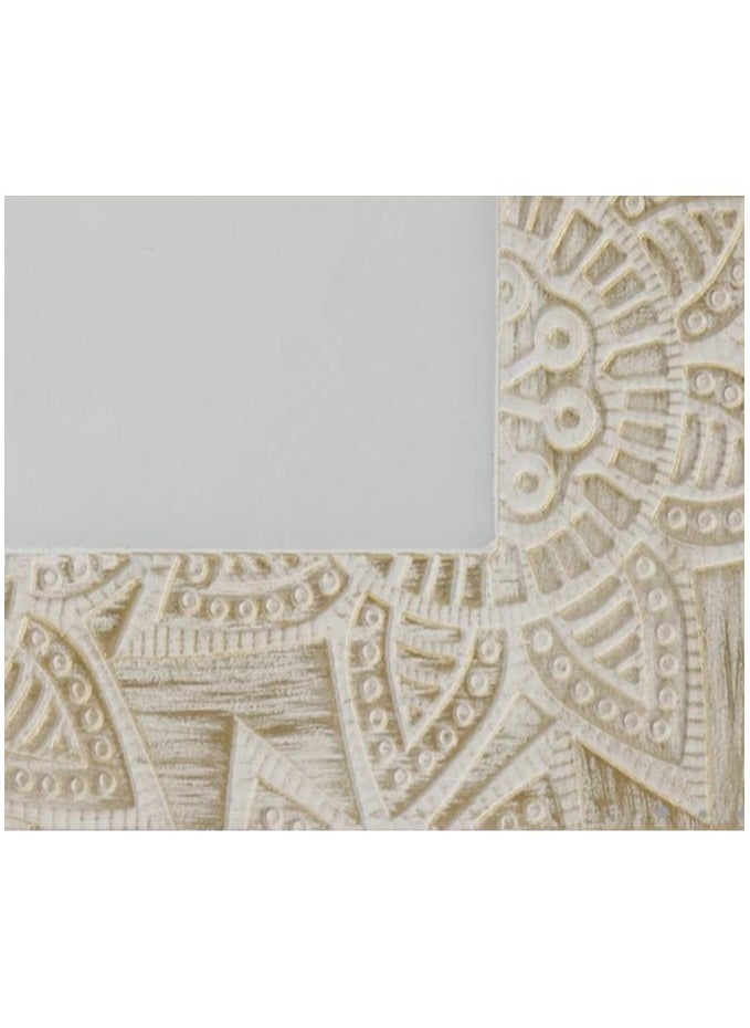 A Photo Frame Made Of A Beautifully Carved Wooden Frame To Display Precious Memories The Size Of The Entire Frame Is 22 * ​​26.5 cm And The Picture Is 10 * 15 cm