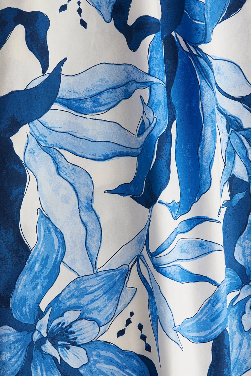 اتش اند ام تنورة بحافة واسعة