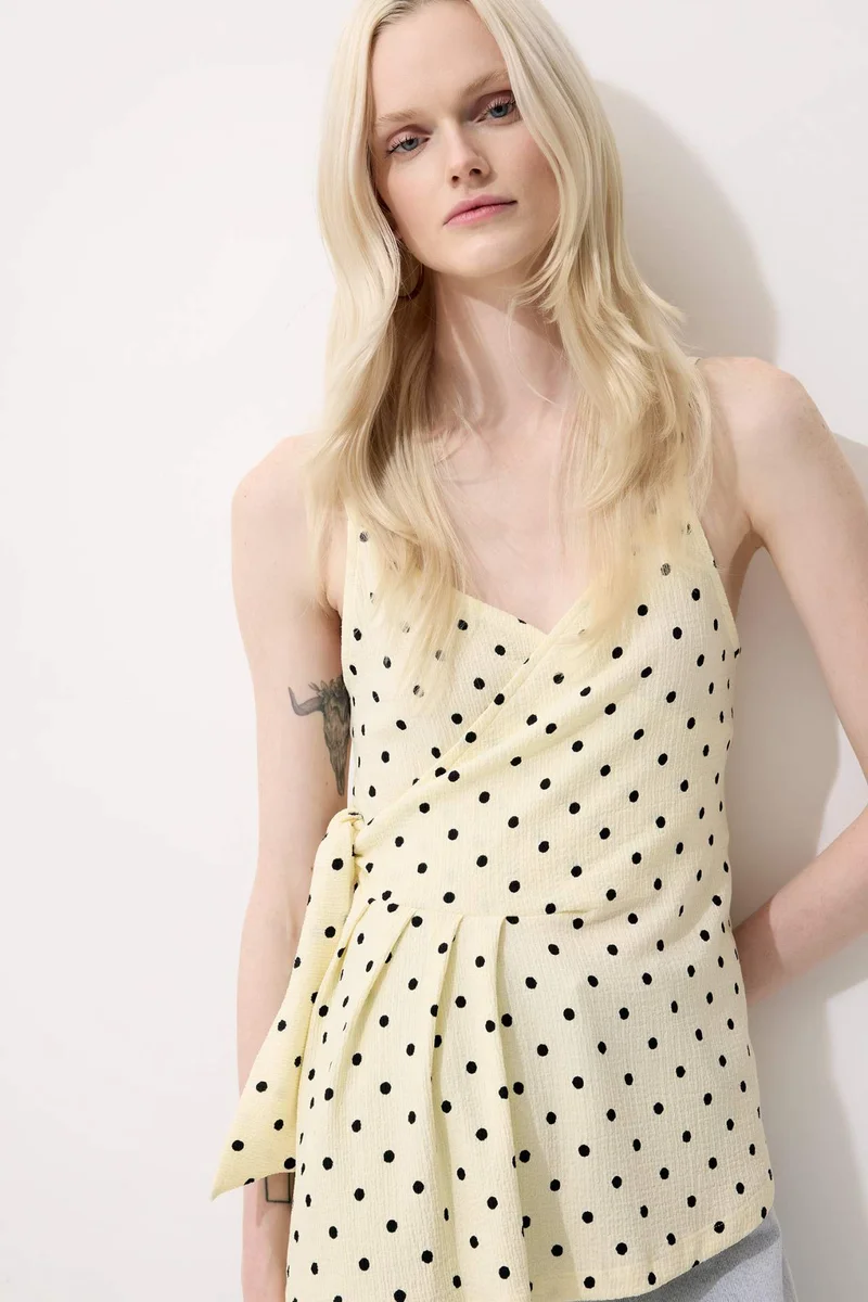ديفاكتو Slim Fit Polka Dot V-Neck Tank Top