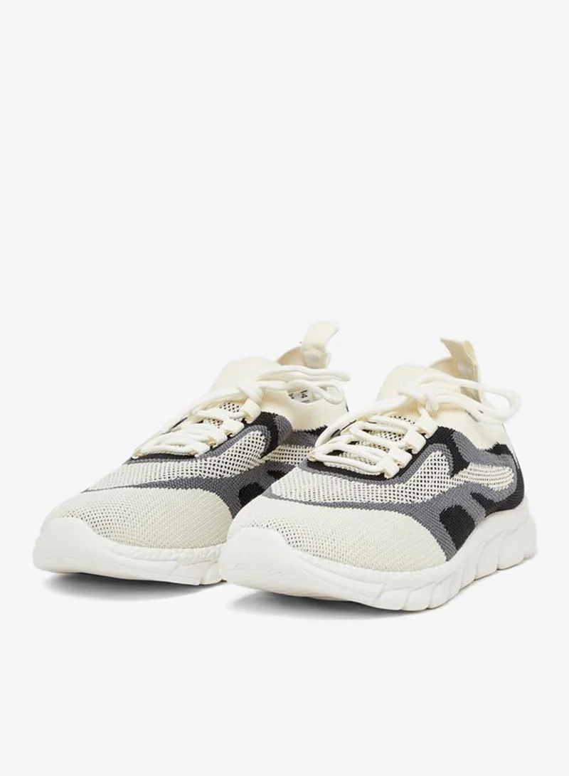 ستايلي اكتيف حذاء سنيكرز بنمط كتل الالوان ورباط غلق