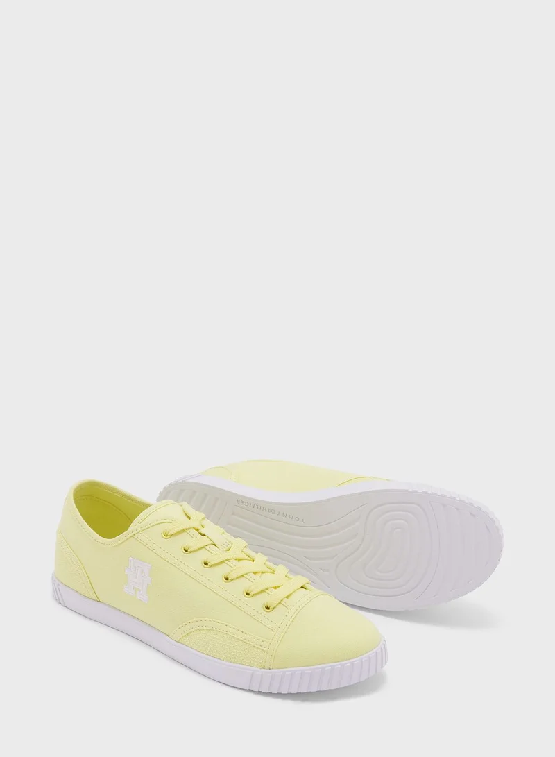 TOMMY HILFIGER Comfort Canvas Low Top Sneakers
