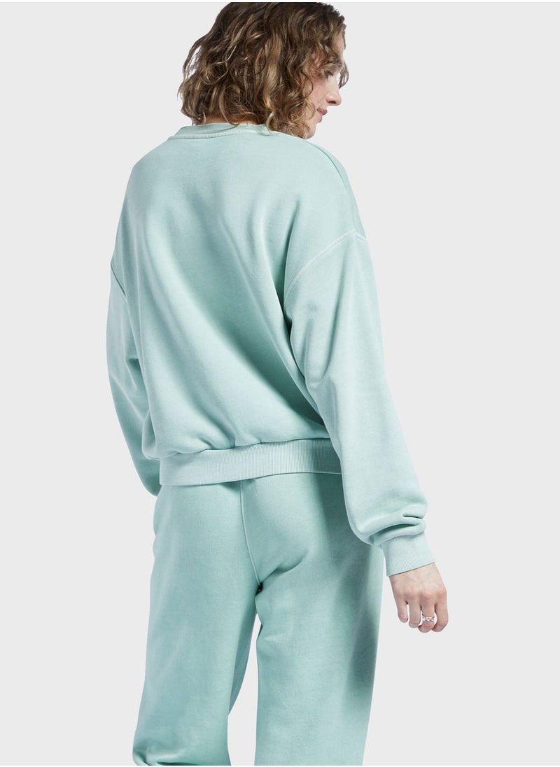 Reebok - Classics Fitted Sweatshirt - Image 1