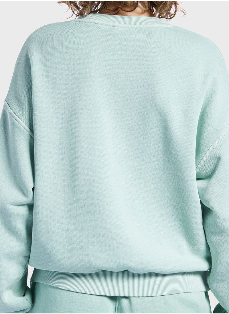 Reebok - Classics Fitted Sweatshirt - Image 1