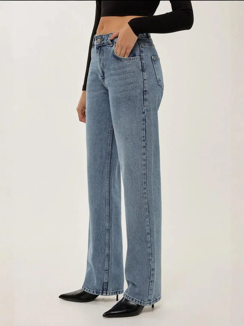 Straight Leg Medium Rise Jean