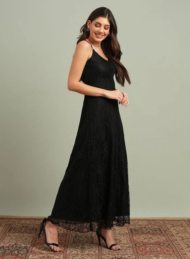 globus Black V-Neck Back Cross Strap Lace Maxi Dress