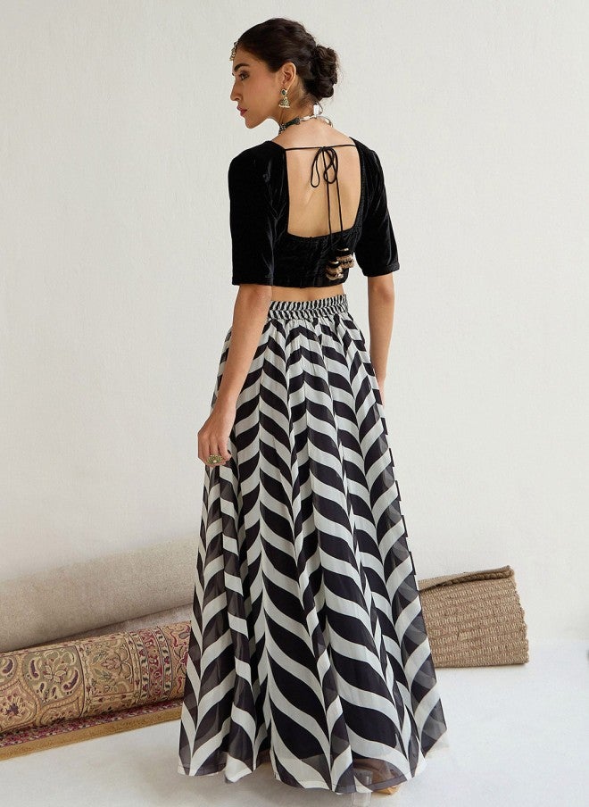 SASSAFRAS Embellished Black and White Lehenga for Women - Image 5