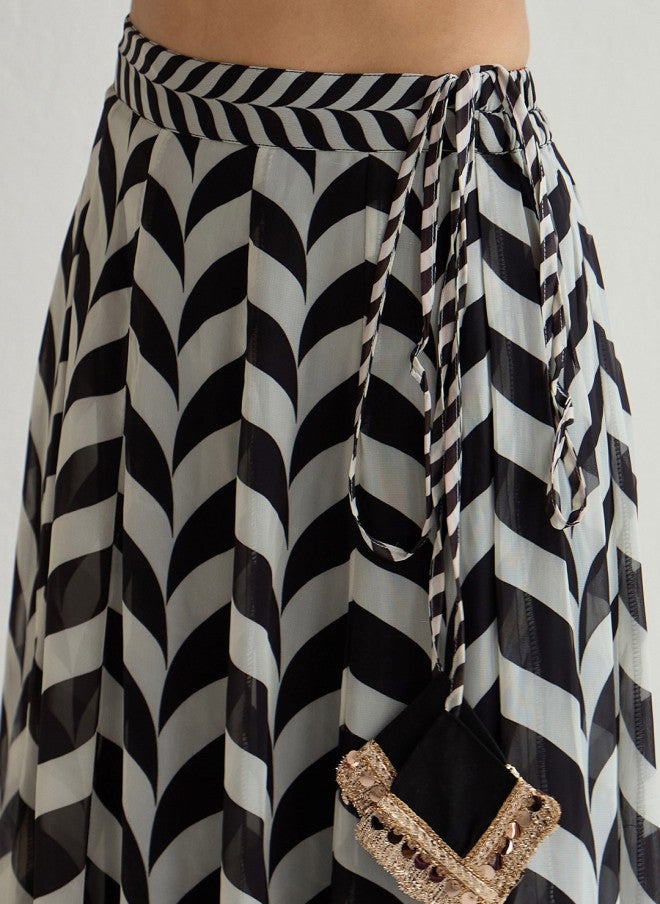 SASSAFRAS Embellished Black and White Lehenga for Women - Image 3