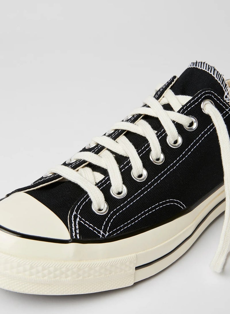 Converse Unisex Chuck 70 OX Low Top Canvas Sneakers in Black - Image 4