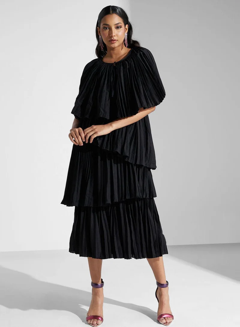 SINOIR Tiered Pleated Dress