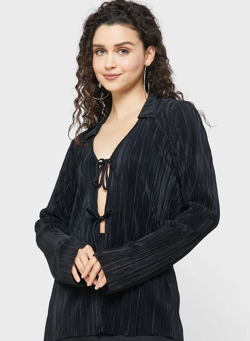 MONKI Tie Detail Plisse Top