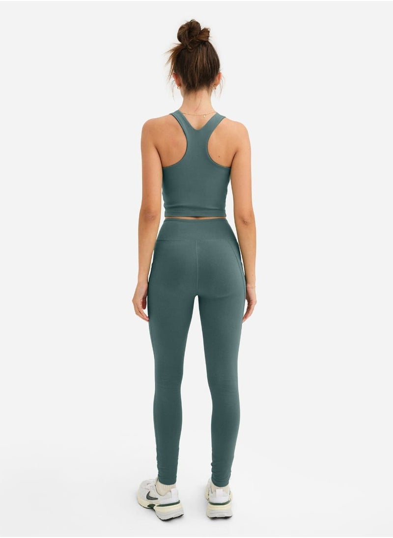 Vicino Vicino Women's High-Waisted Sports Bra and Pants Set, Ideal for Workouts and Fitness  - Image 3