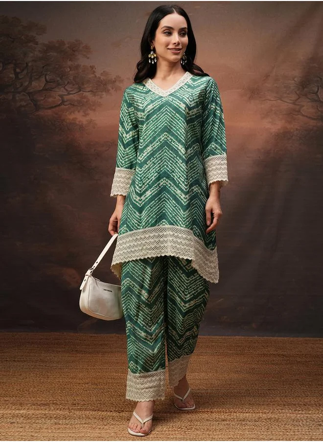 فيشود Green Printed V Neck Tunic and Trousers Co-Ords by Styli
