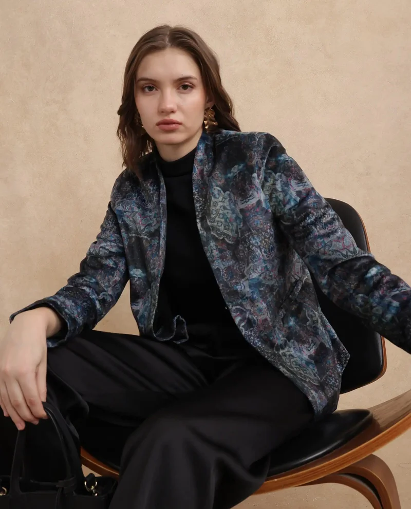 ريريزم Women's Velvet Printed Blazer